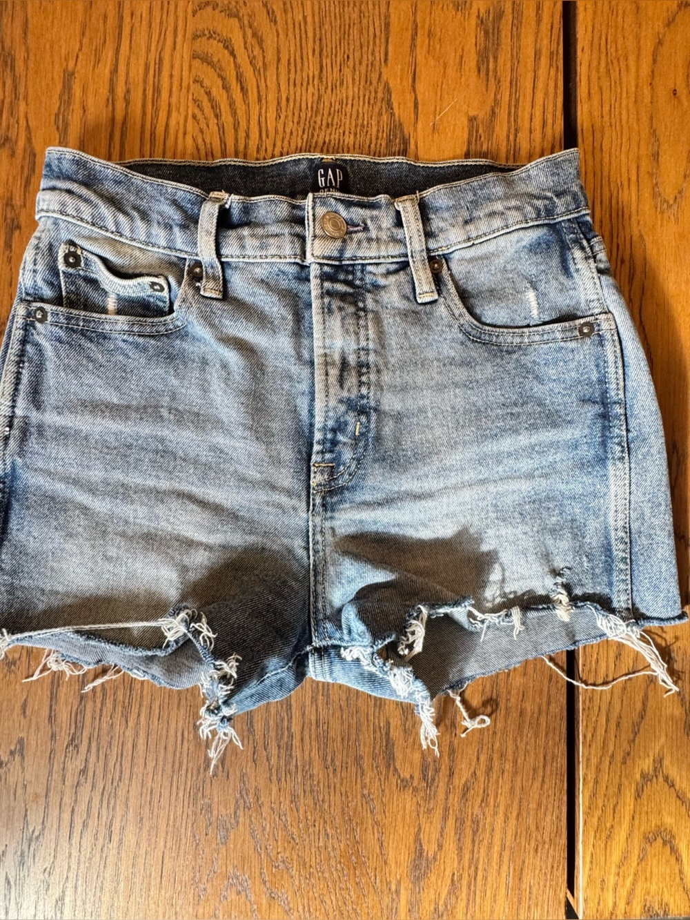 GAP Jean Shorts 27 T Slim Straight cut off light Distressed High-Waist Denim